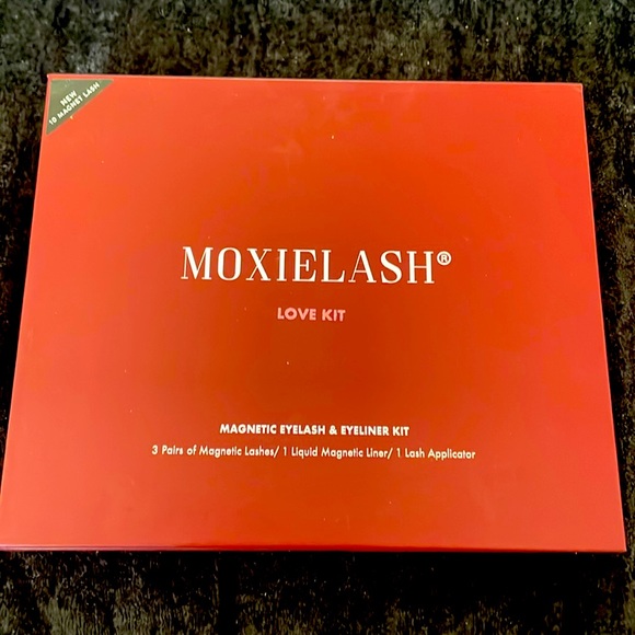 Moxie Lash Love Kit (Unopened/Never Used) - Picture 1 of 5